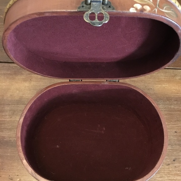 2 Vintage Hand Painted, wood, metal hinges, velvet lined, nestling boxes, flower - Picture 10 of 15